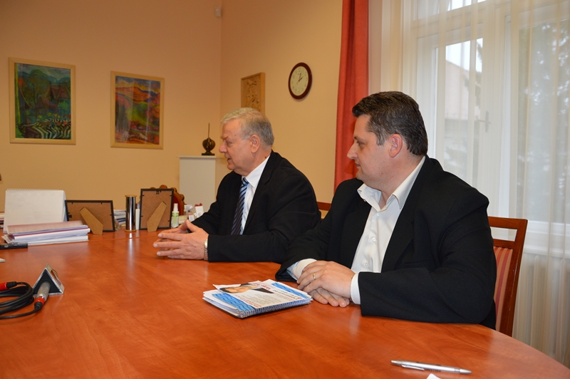 A polgámester dolgozószobájában